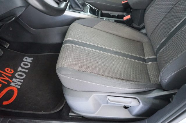 VOLKSWAGEN T-Roc usata, con Sensori di parcheggio posteriori