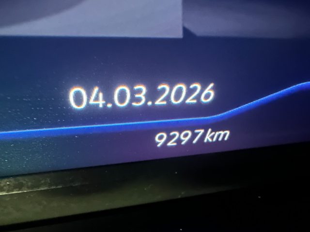 VOLKSWAGEN T-Roc usata, con USB