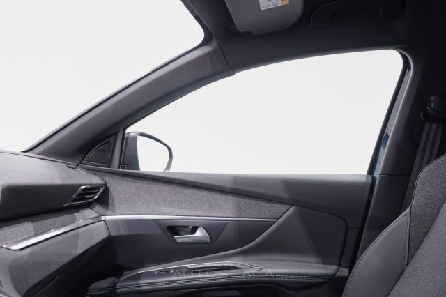 PEUGEOT 3008 usata, con Autoradio digitale