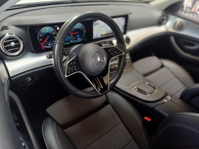MERCEDES-BENZ E 300 usata, con Specchietti laterali elettrici
