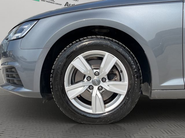 AUDI A4 usata, con Sensori di parcheggio posteriori