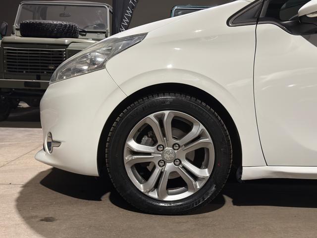 PEUGEOT 208 usata, con MP3