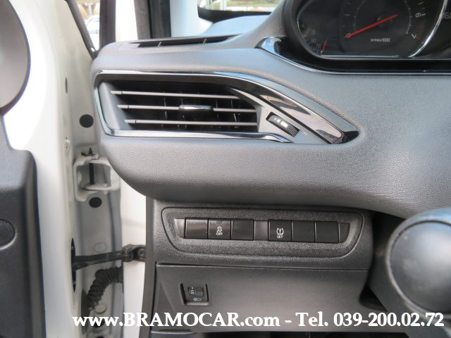 PEUGEOT 208 usata, con ESP