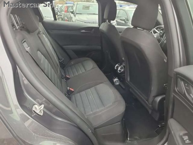 ALFA ROMEO Stelvio usata, con Autoradio