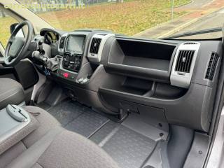 PEUGEOT Boxer usata, con Touch screen