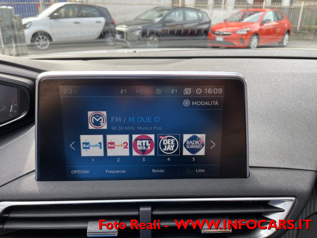 PEUGEOT 3008 usata, con Volante multifunzione