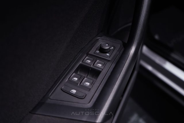 VOLKSWAGEN T-Roc usata, con Cruise Control