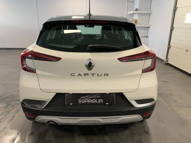 RENAULT Captur usata, con Hill holder