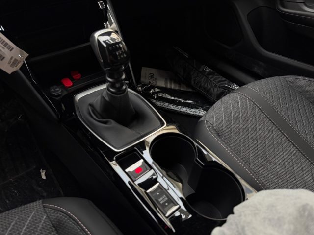 PEUGEOT 2008 usata, con Sensori di parcheggio anteriori