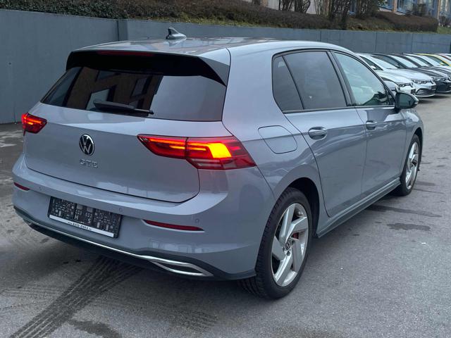 VOLKSWAGEN Golf usata, con Autoradio