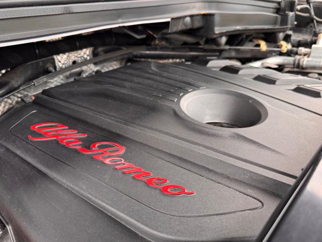 ALFA ROMEO Stelvio usata, con Sensori di parcheggio anteriori