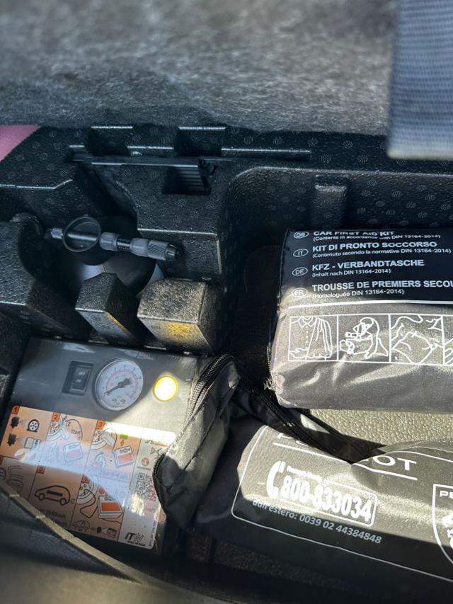 PEUGEOT 2008 usata, con Vetri oscurati