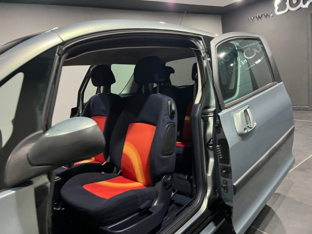 PEUGEOT 1007 usata, con Boardcomputer