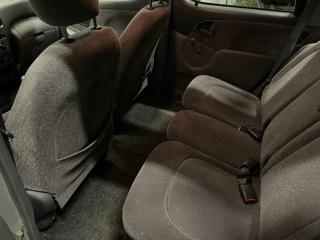 TOYOTA Yaris usata 13
