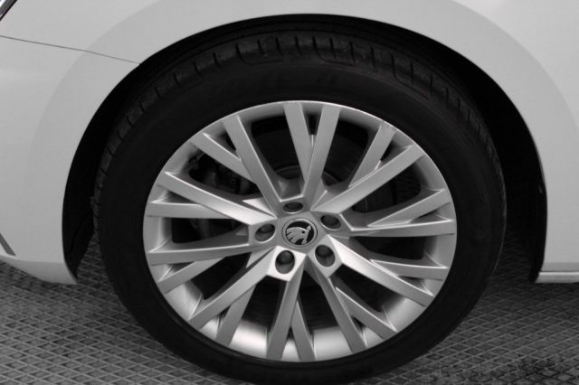 SKODA Superb usata, con Regolazione elettrica sedili