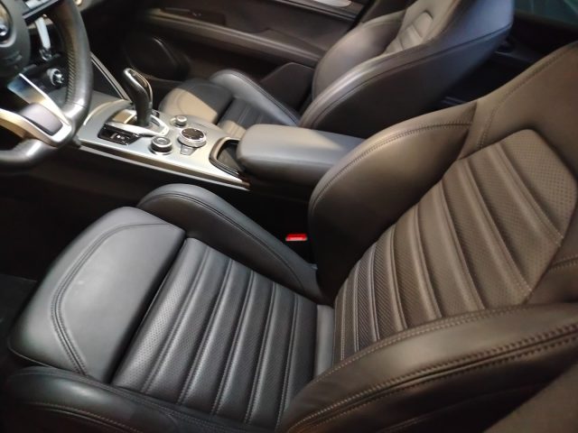 ALFA ROMEO Stelvio usata, con Fari LED