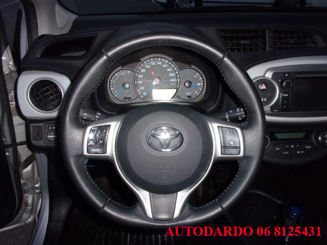 TOYOTA Yaris usata, con Airbag testa