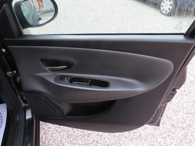 LANCIA Ypsilon usata, con Sedile posteriore sdoppiato