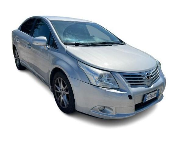 TOYOTA Avensis usata, con Boardcomputer