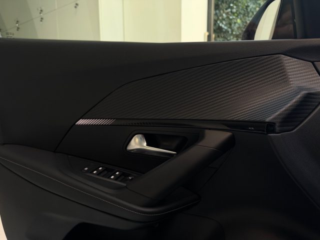 PEUGEOT 2008 usata, con Specchietti laterali elettrici