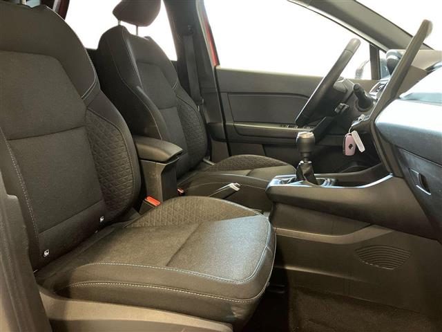RENAULT Captur usata, con Bracciolo