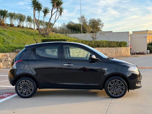 LANCIA Ypsilon usata, con Autoradio