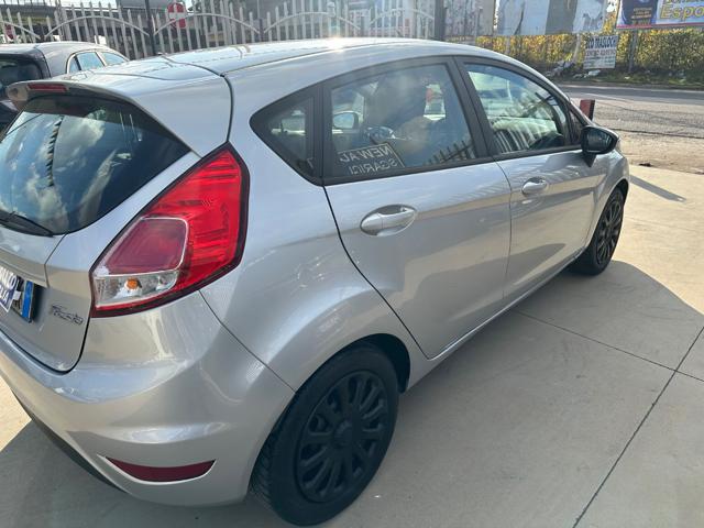 FORD Fiesta usata, con Autoradio