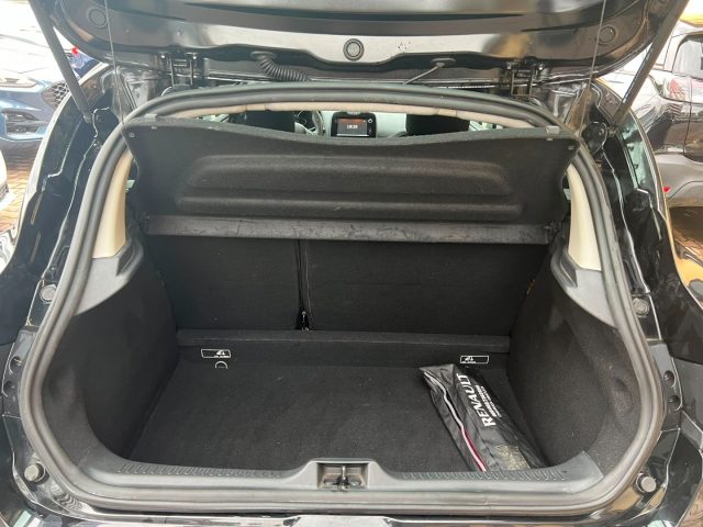 RENAULT Clio usata, con Sedile posteriore sdoppiato
