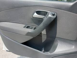 VOLKSWAGEN Polo usata, con Hill holder