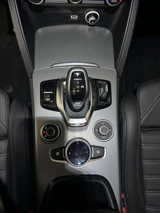 ALFA ROMEO Stelvio usata, con Sedile posteriore sdoppiato