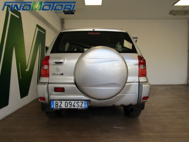 TOYOTA RAV 4 usata, con Portapacchi