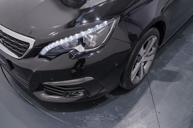 PEUGEOT 308 usata, con Head-up display