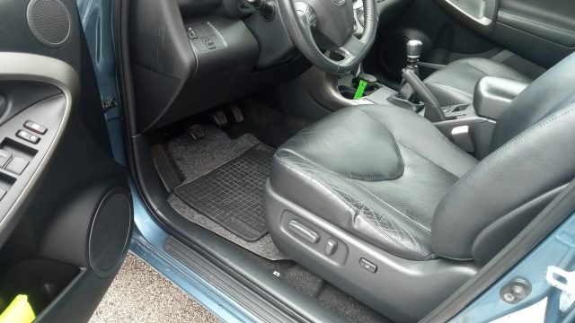 TOYOTA RAV 4 usata, con Interni in pelle