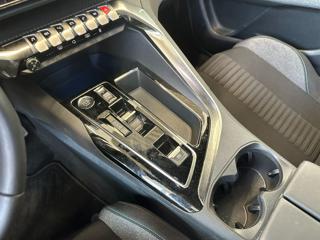 PEUGEOT 3008 usata, con Airbag testa
