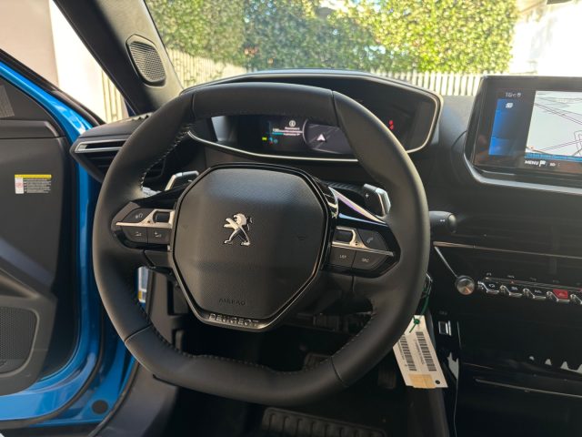 PEUGEOT 2008 usata, con Controllo automatico clima