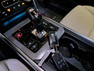 JAGUAR XE usata, con Sistema di navigazione