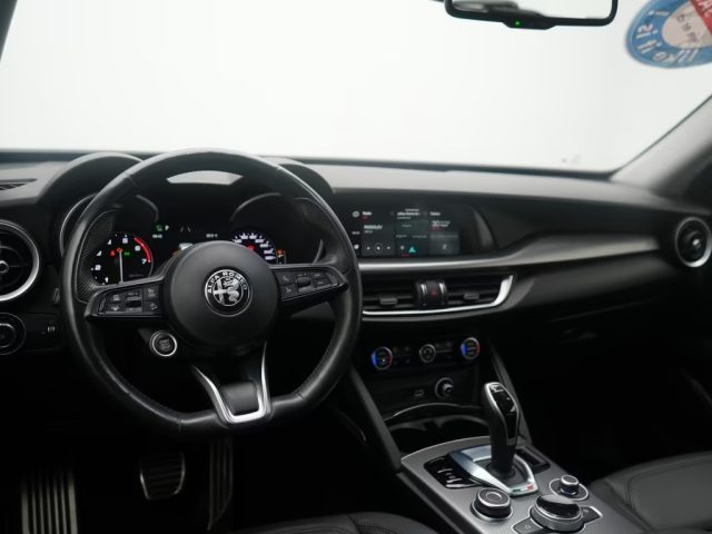 ALFA ROMEO Stelvio usata, con Autoradio