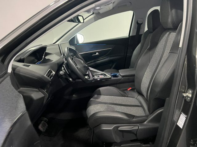 PEUGEOT 5008 usata, con Autoradio