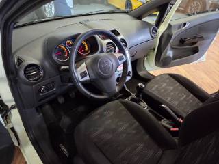 OPEL Corsa usata, con ESP