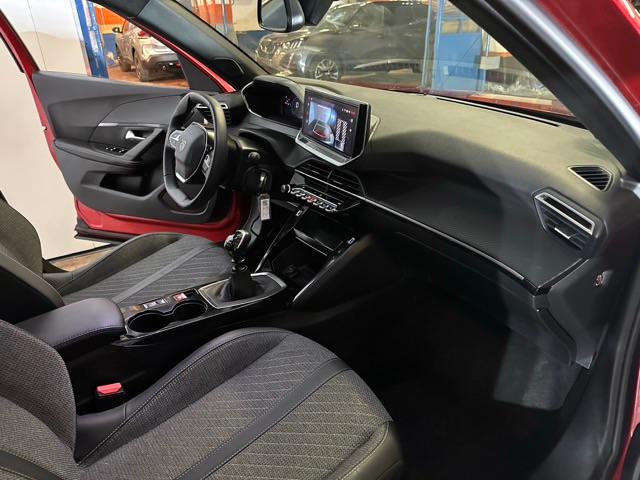 PEUGEOT 2008 usata, con Sistema di navigazione