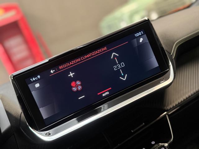 PEUGEOT 2008 usata, con Volante in pelle