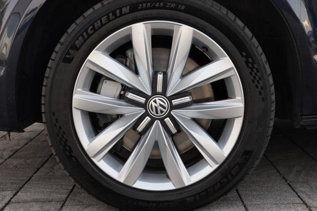 VOLKSWAGEN Multivan usata, con Sensore di pioggia