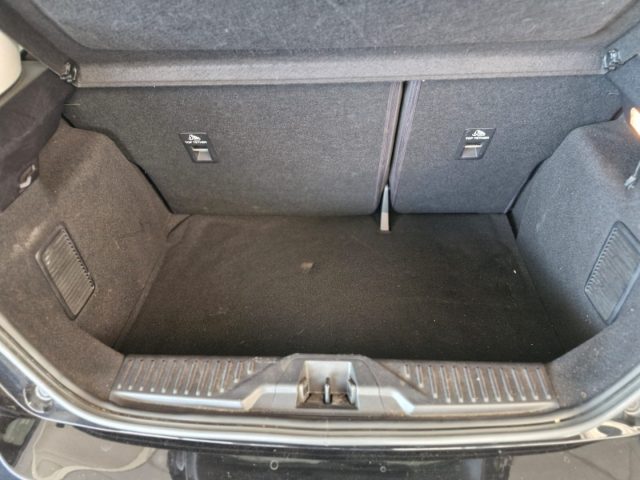 FORD Fiesta usata, con USB