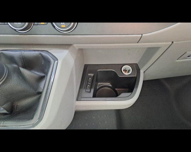 VOLKSWAGEN T6 Caravelle usata, con Specchietti laterali elettrici
