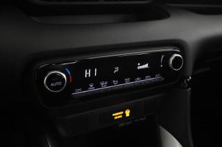 TOYOTA Yaris usata 8