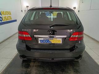 MERCEDES-BENZ B 180 usata, con Touch screen