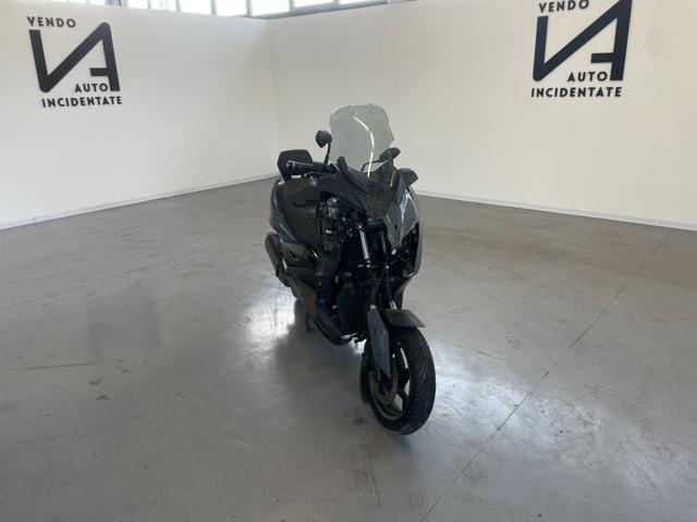YAMAHA X-MAX 300 usata 0