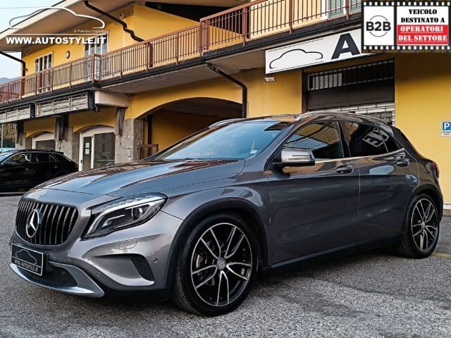 MERCEDES-BENZ GLA 220 usata, con Park Distance Control