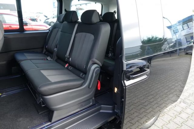 HYUNDAI Staria usata, con Autoradio