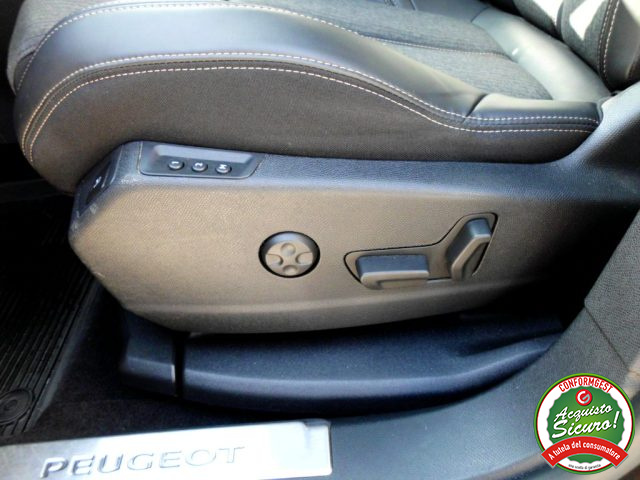 PEUGEOT 3008 usata, con Park Distance Control